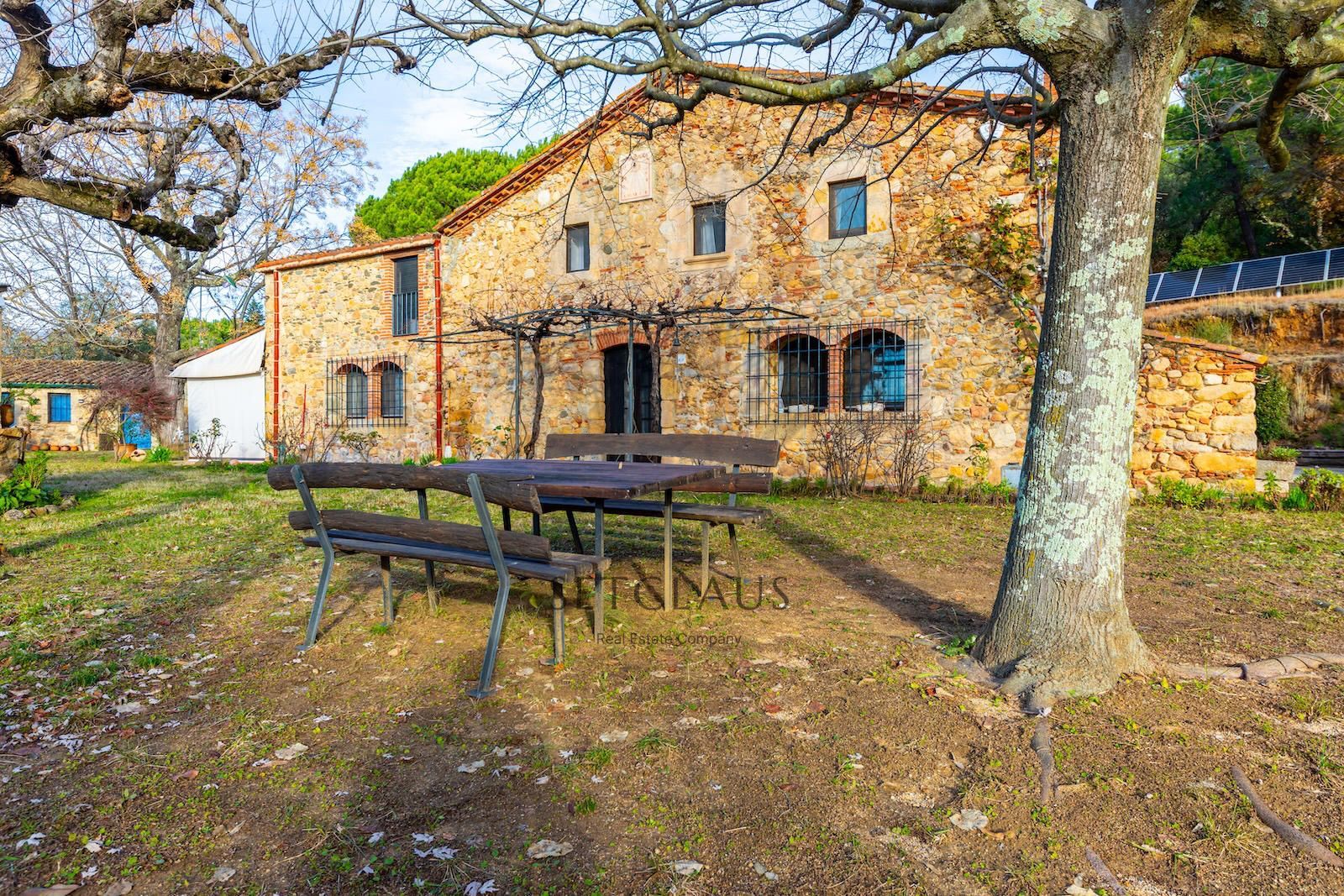 Comprar SANT FELIU DE BUIXALLEU. Authentic century-old farmhouse with land foto 3