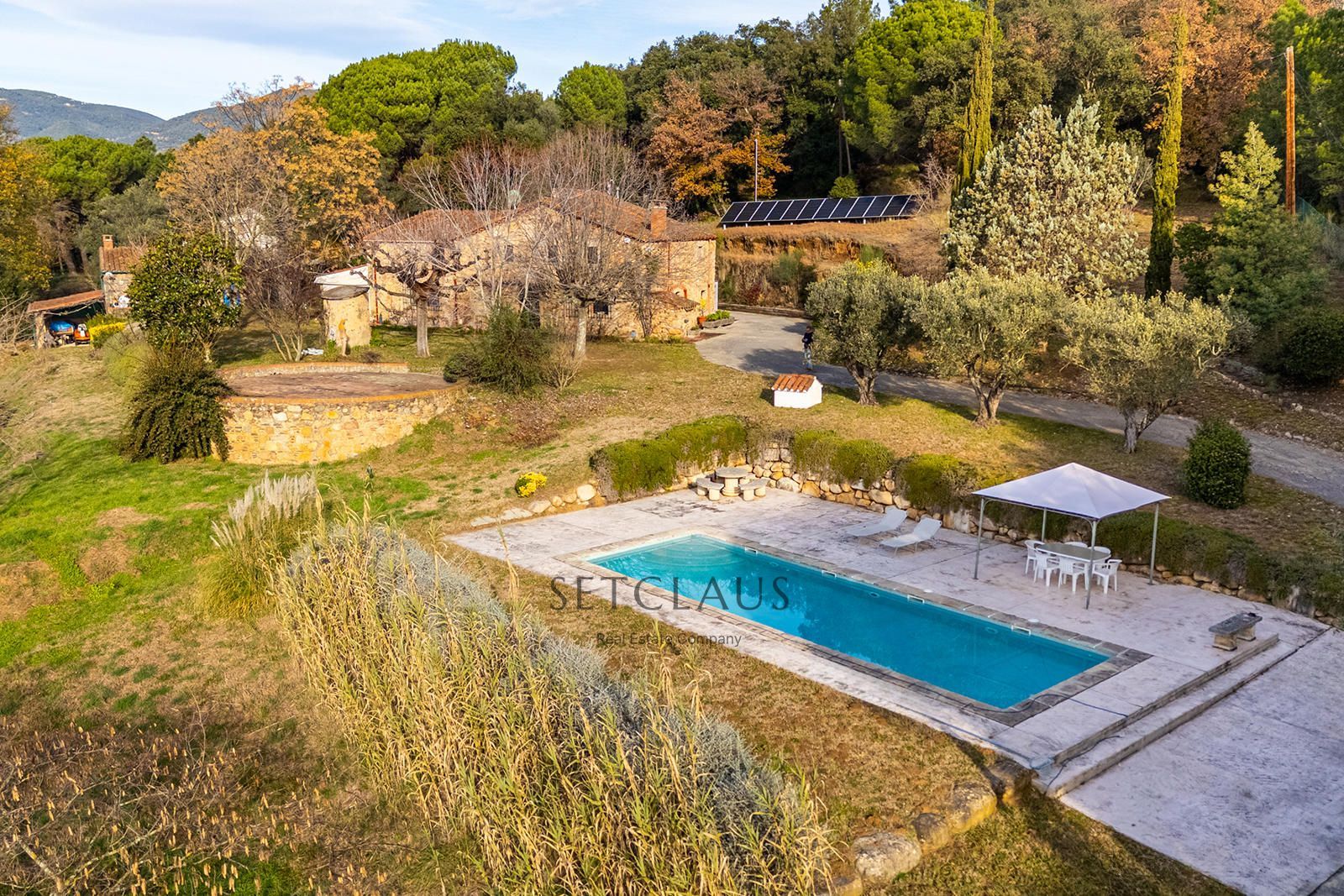 SANT FELIU DE BUIXALLEU. Authentic century-old farmhouse with land. 6 habitaciones, 2 baños, 350 m² en venta.