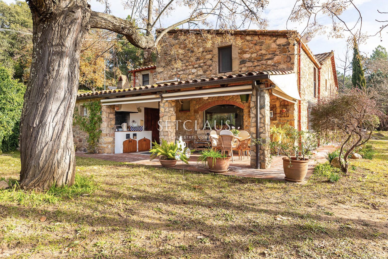 Inmueble Masía con encanto y gran terreno en Breda – Sant Feliu de Buixalleu foto 2
