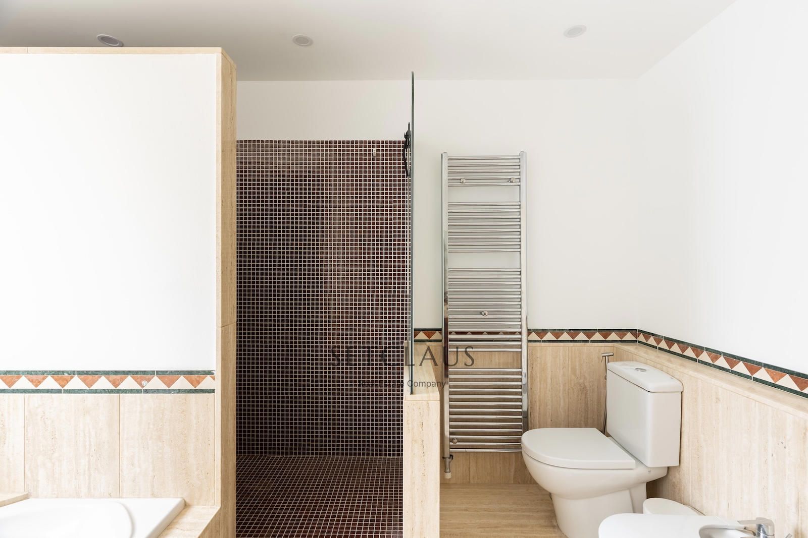 Comprar Chalet independiente con jardín de 325 m² y 5 habitaciones en Can Teixidó (Alella) foto 54