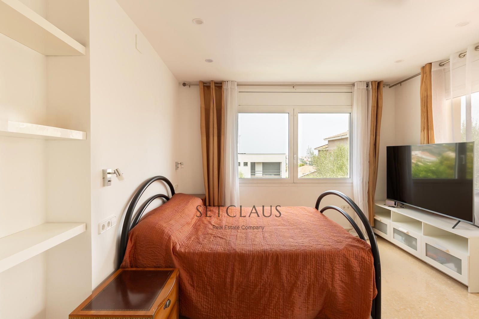 Comprar Chalet independiente con jardín de 325 m² y 5 habitaciones en Can Teixidó (Alella) foto 29