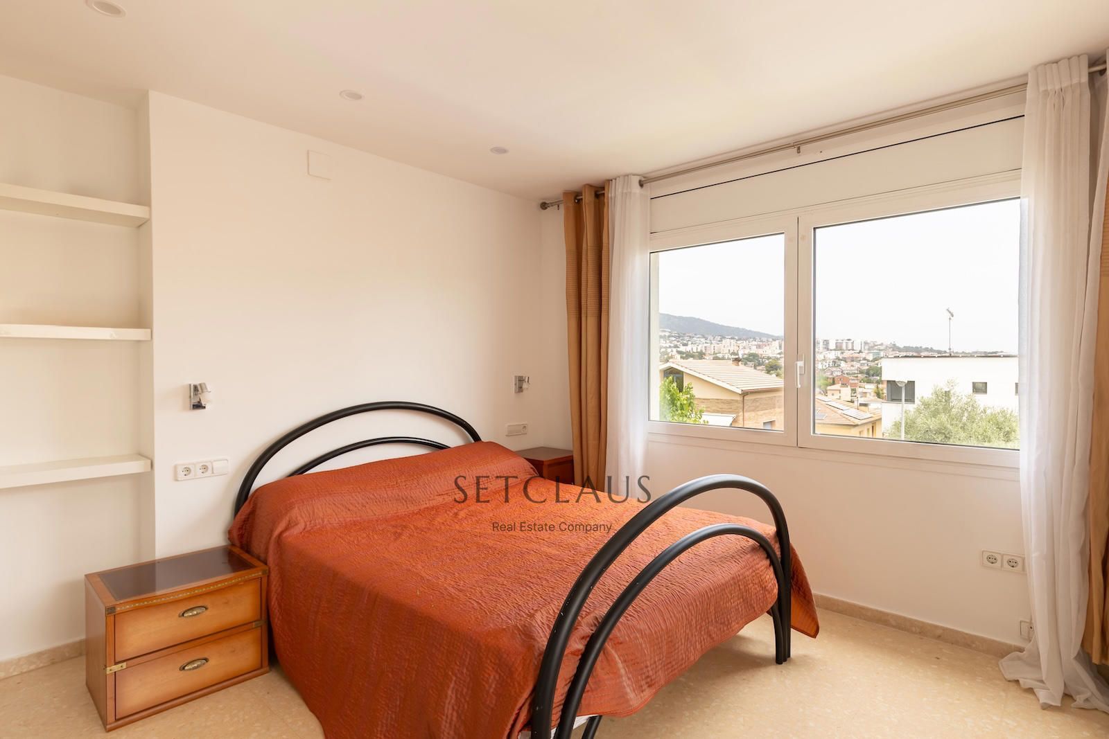 Comprar Chalet independiente con jardín de 325 m² y 5 habitaciones en Can Teixidó (Alella) foto 30