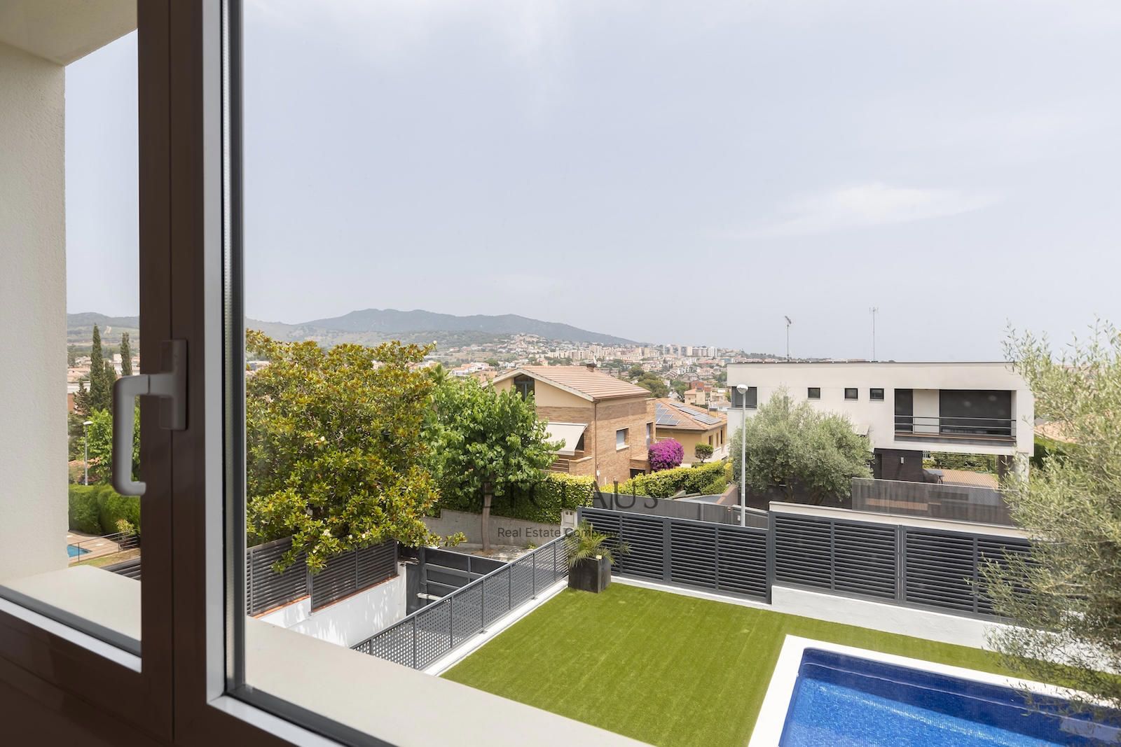 Comprar Chalet independiente con jardín de 325 m² y 5 habitaciones en Can Teixidó (Alella) foto 55