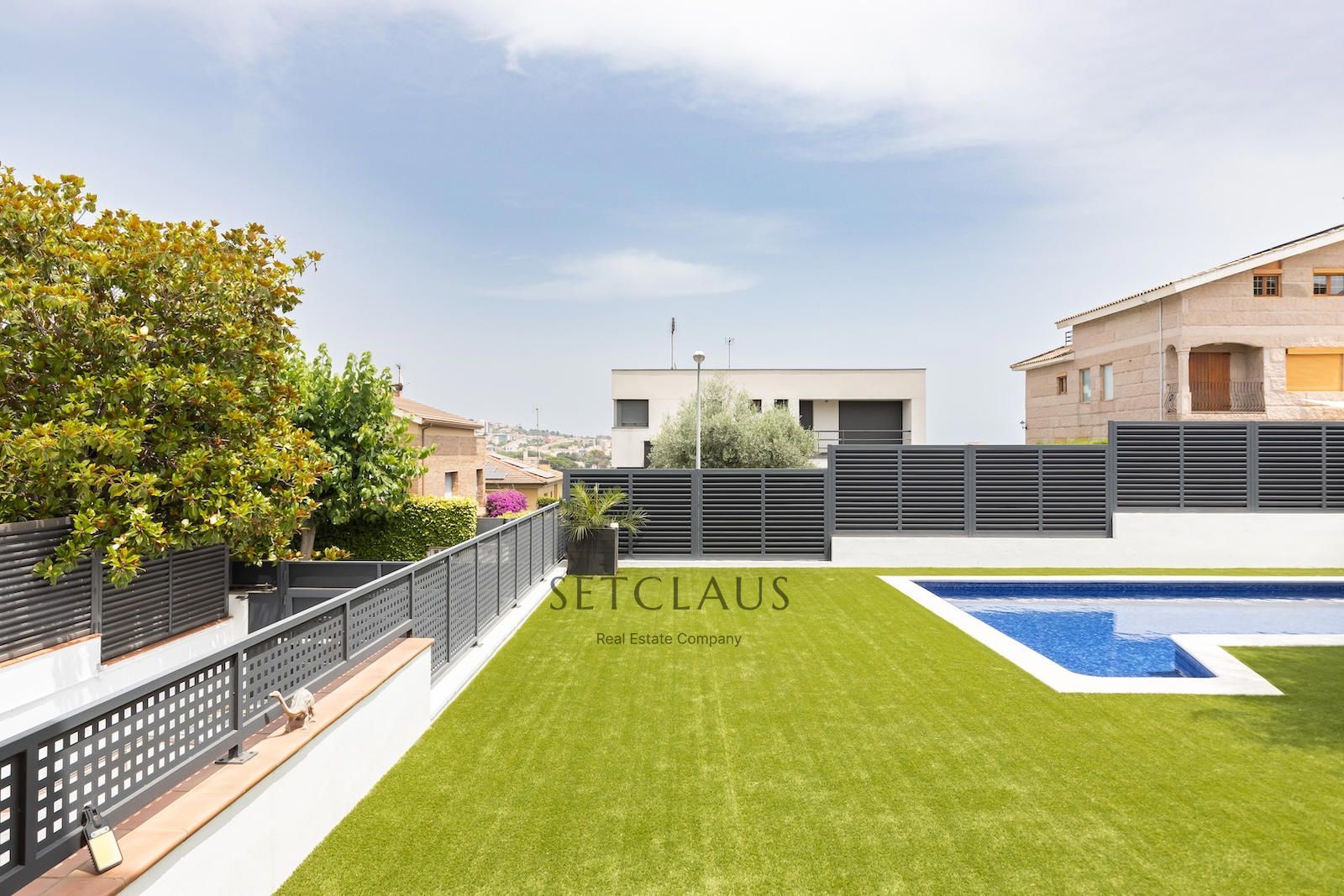 Comprar Chalet independiente con jardín de 325 m² y 5 habitaciones en Can Teixidó (Alella) foto 7