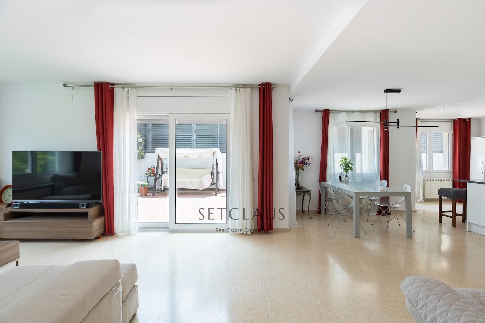 Comprar Chalet independiente con jardín de 325 m² y 5 habitaciones en Can Teixidó (Alella) foto 11