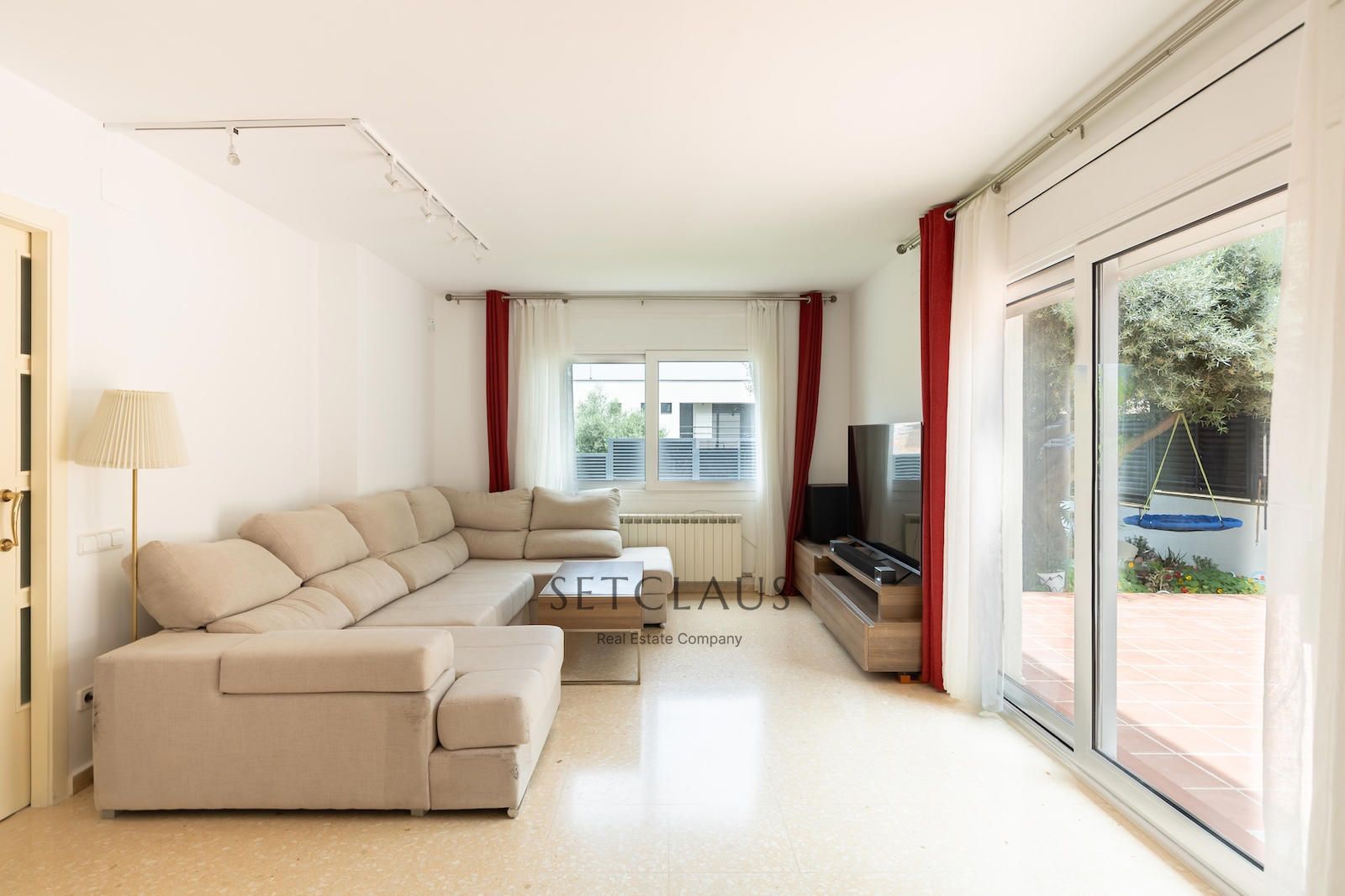 Comprar Chalet independiente con jardín de 325 m² y 5 habitaciones en Can Teixidó (Alella) foto 12