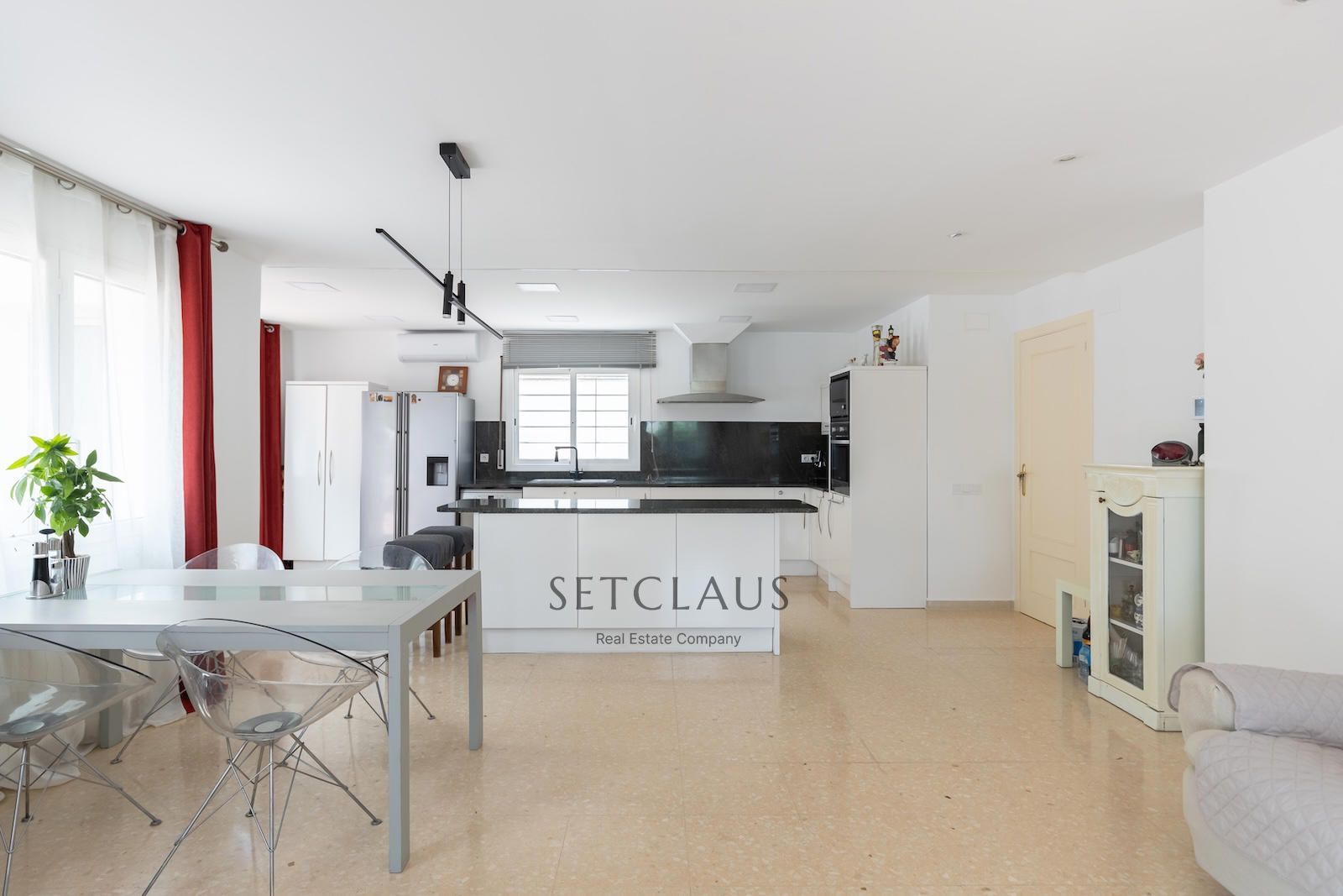 Comprar Chalet independiente con jardín de 325 m² y 5 habitaciones en Can Teixidó (Alella) foto 16