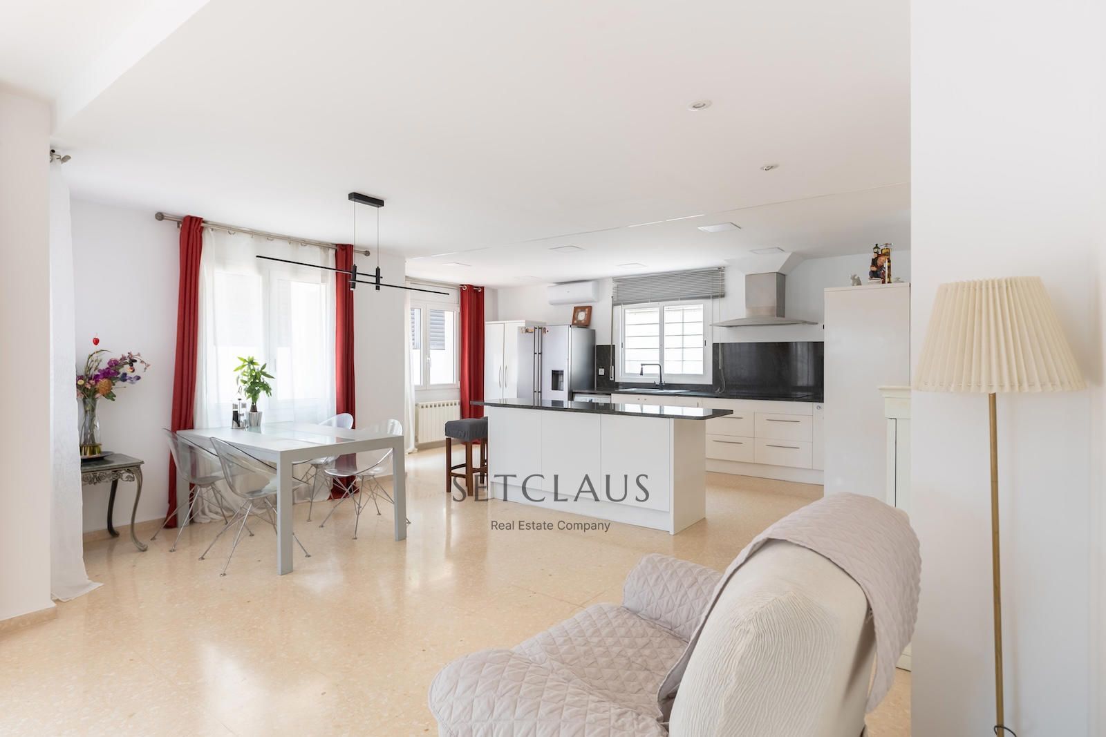 Comprar Chalet independiente con jardín de 325 m² y 5 habitaciones en Can Teixidó (Alella) foto 13