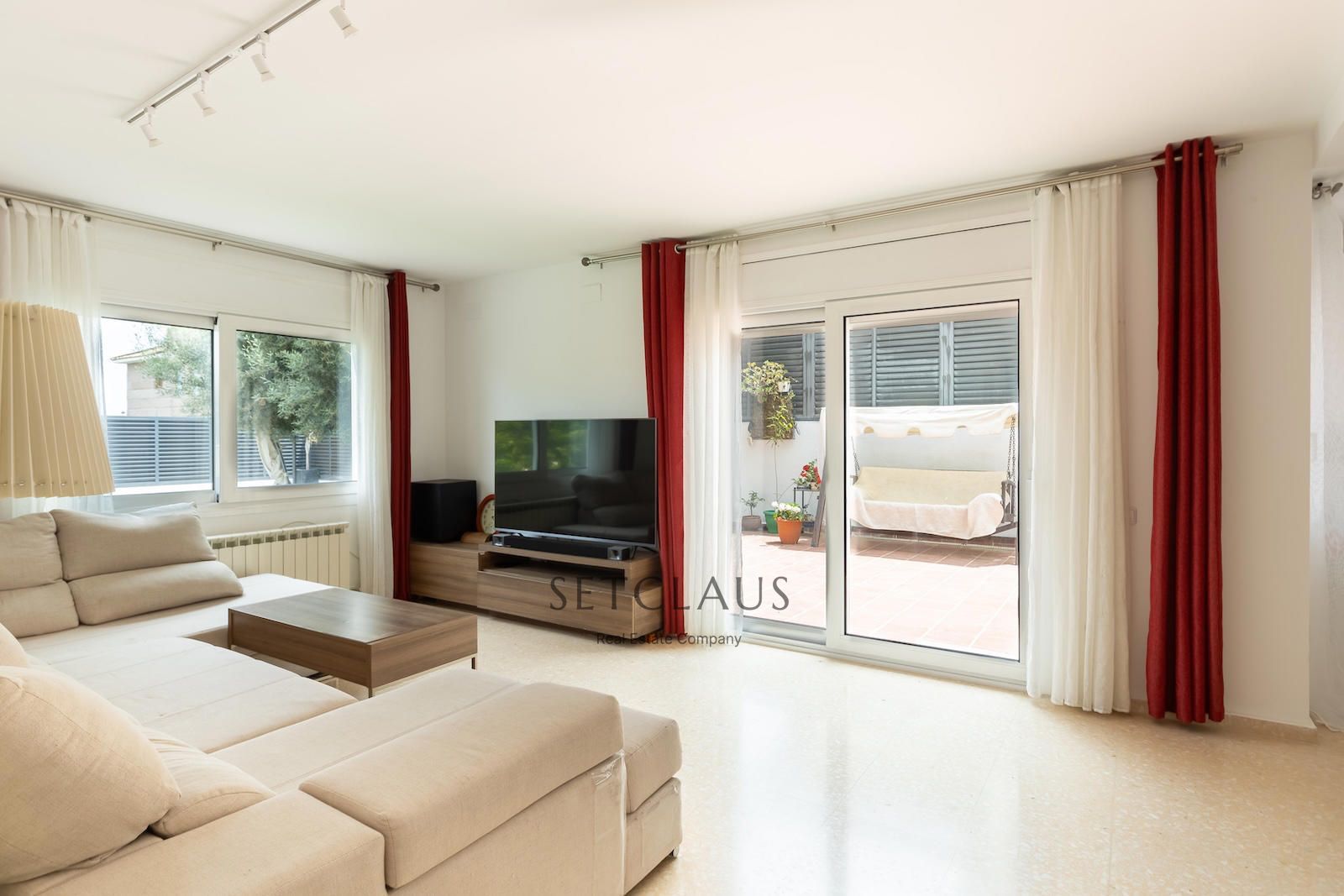 Comprar Chalet independiente con jardín de 325 m² y 5 habitaciones en Can Teixidó (Alella) foto 14