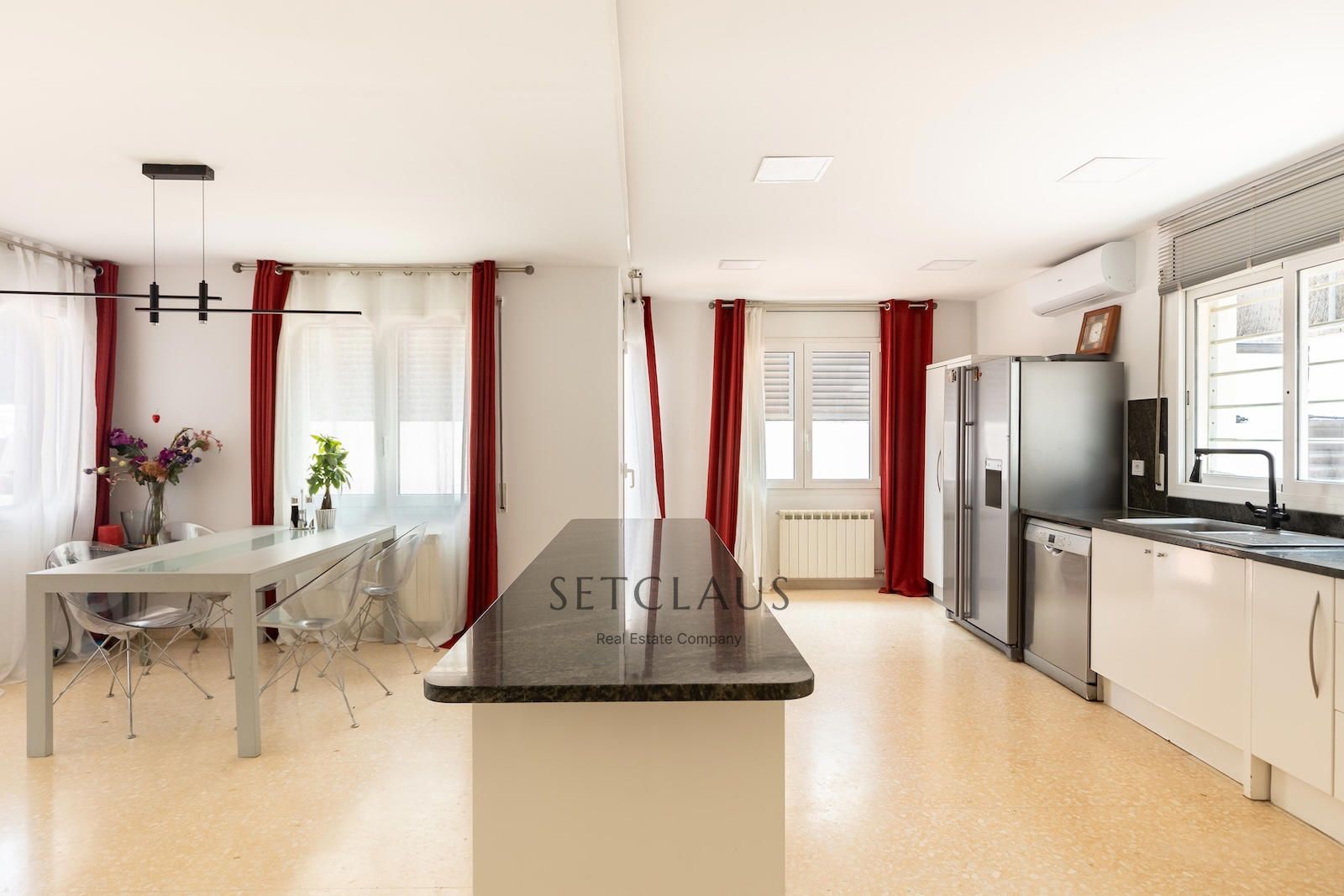 Comprar Chalet independiente con jardín de 325 m² y 5 habitaciones en Can Teixidó (Alella) foto 15