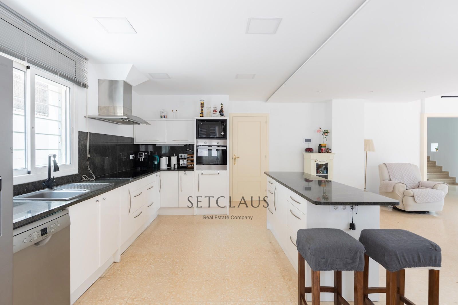 Comprar Chalet independiente con jardín de 325 m² y 5 habitaciones en Can Teixidó (Alella) foto 19