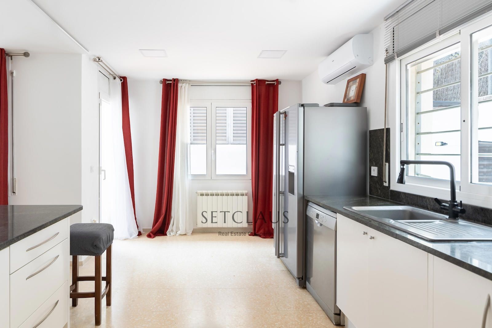 Comprar Chalet independiente con jardín de 325 m² y 5 habitaciones en Can Teixidó (Alella) foto 22