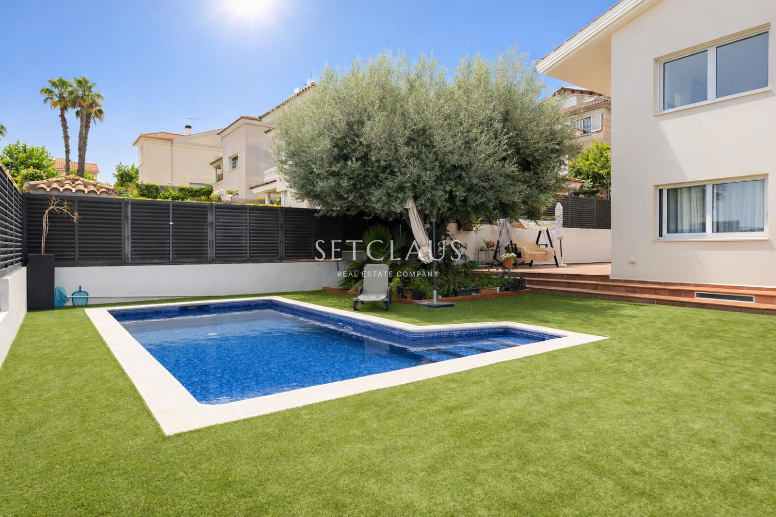 Comprar Chalet independiente con jardín de 325 m² y 5 habitaciones en Can Teixidó (Alella) foto 6