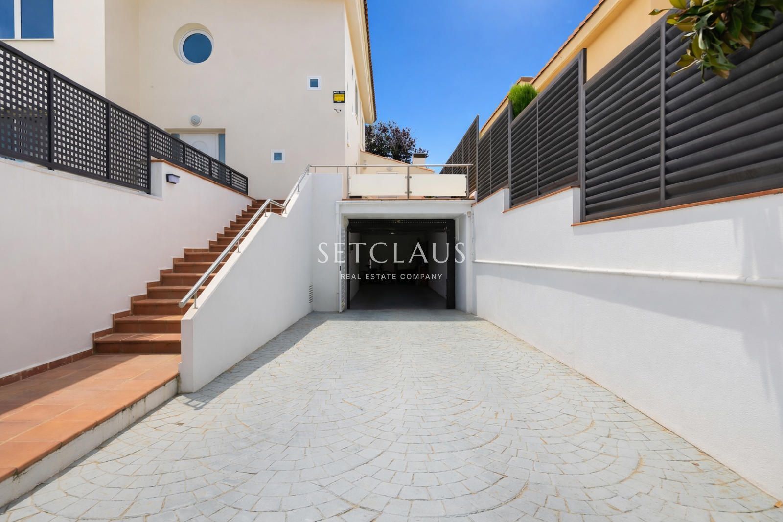 Comprar Chalet independiente con jardín de 325 m² y 5 habitaciones en Can Teixidó (Alella) foto 78