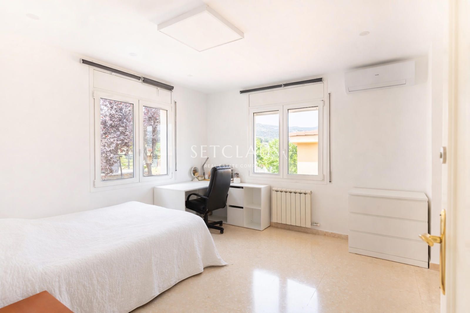 Comprar Chalet independiente con jardín de 325 m² y 5 habitaciones en Can Teixidó (Alella) foto 39