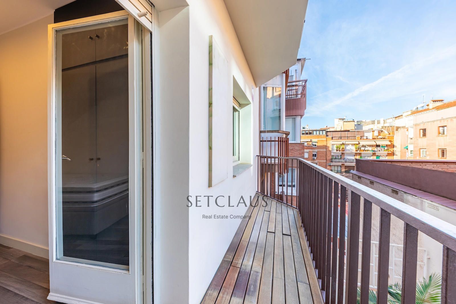 Comprar Spacious apartment with double balcony and parking in Sarrià foto 25