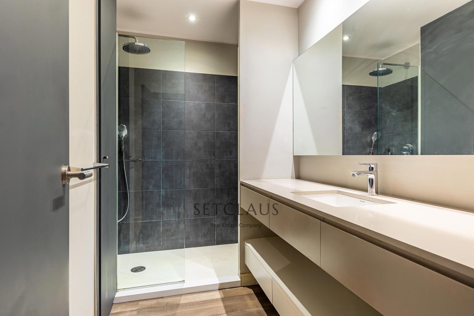 Comprar Spacious apartment with double balcony and parking in Sarrià foto 18