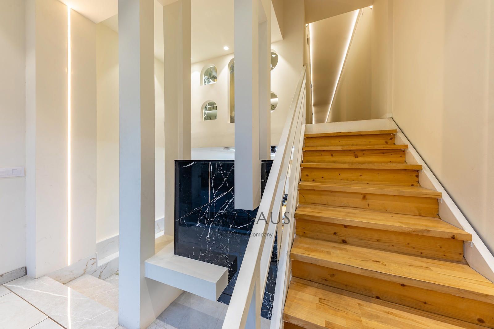 Comprar Centro de estética en dos plantas, reformado y con licencia vigente en l’Eixample foto 12