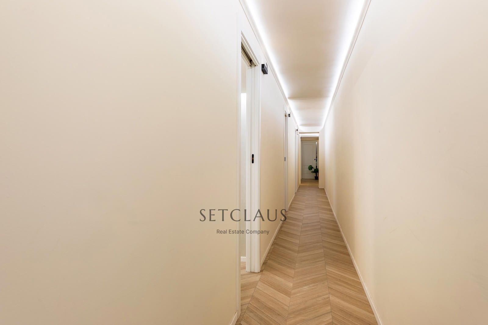 Comprar Centro de estética en dos plantas, reformado y con licencia vigente en l’Eixample foto 13