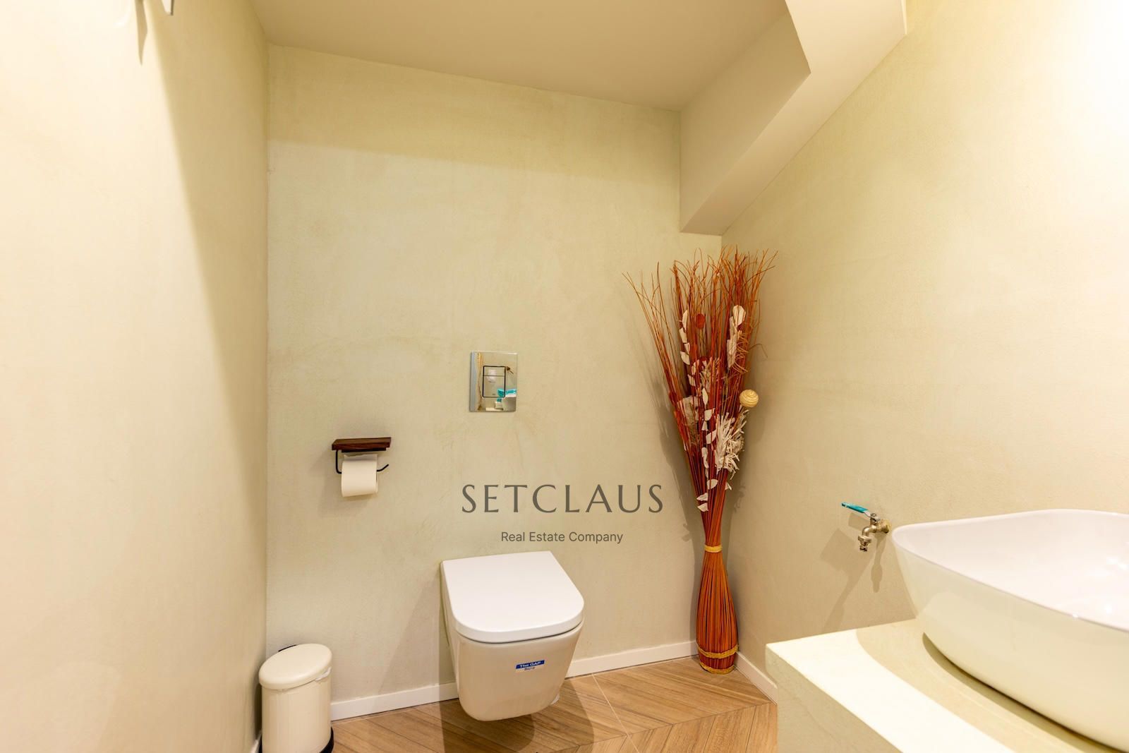 Comprar Centro de estética en dos plantas, reformado y con licencia vigente en l’Eixample foto 20