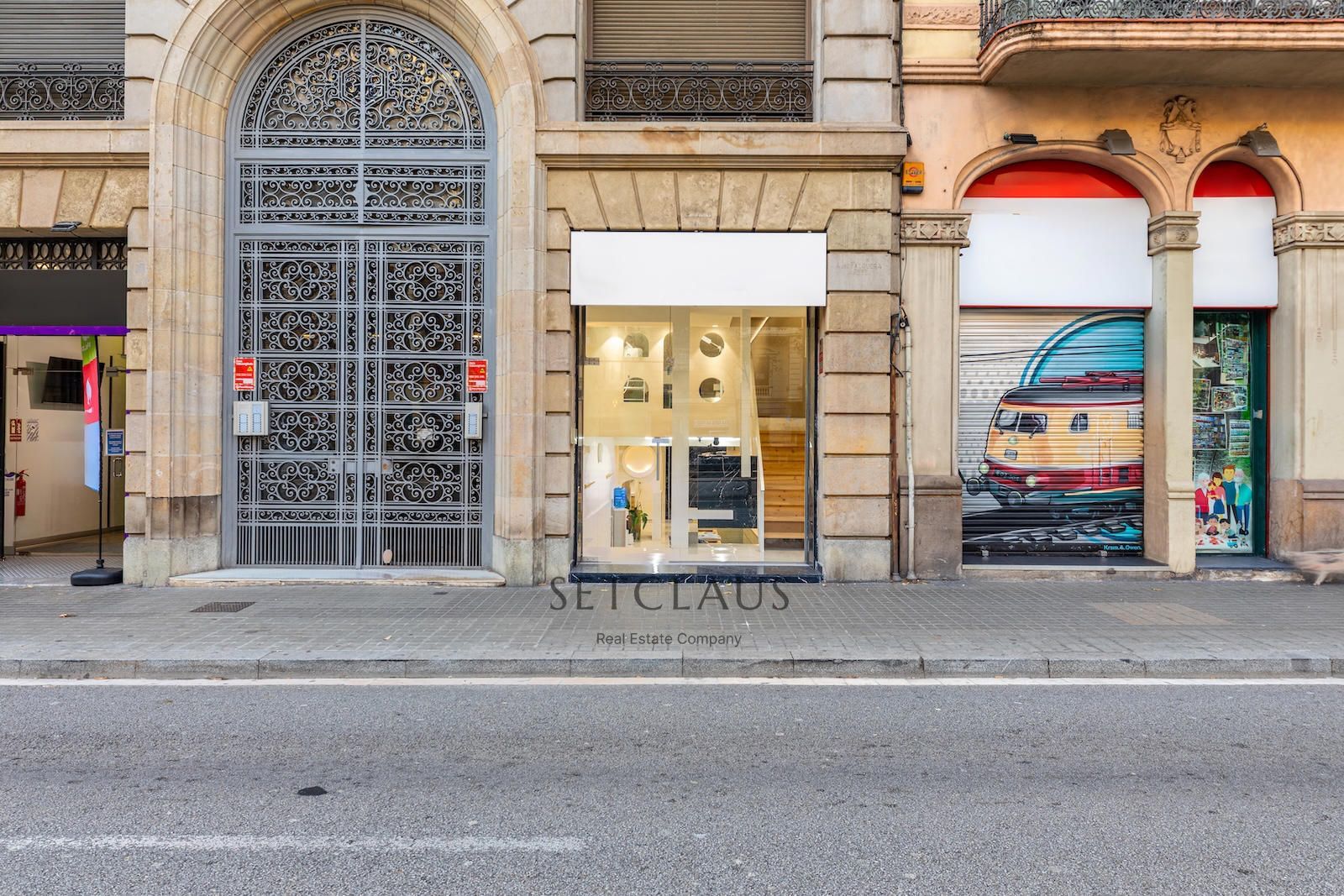 Comprar Centro de estética en dos plantas, reformado y con licencia vigente en l’Eixample foto 2