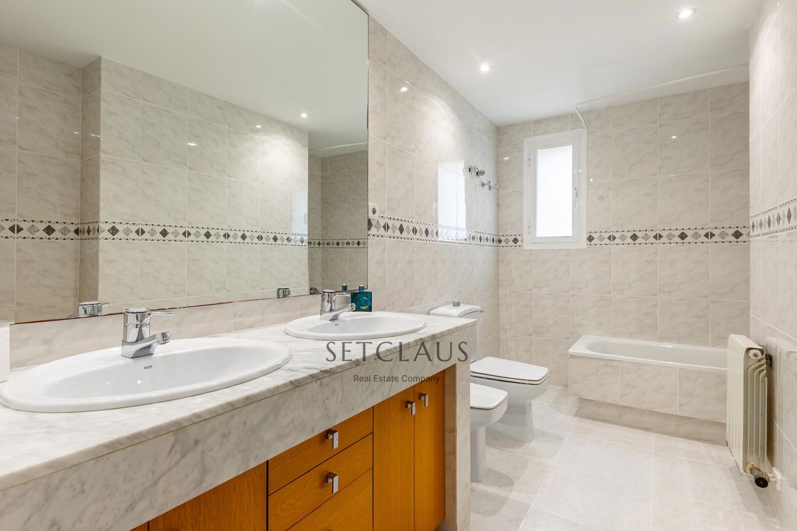 Inmueble Exclusive detached villa in El Masnou with saltwater pool and southwest orientation, just minutes from the sea foto 42