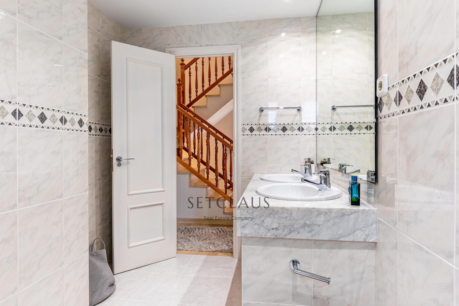 Inmueble Exclusive detached villa in El Masnou with saltwater pool and southwest orientation, just minutes from the sea foto 43