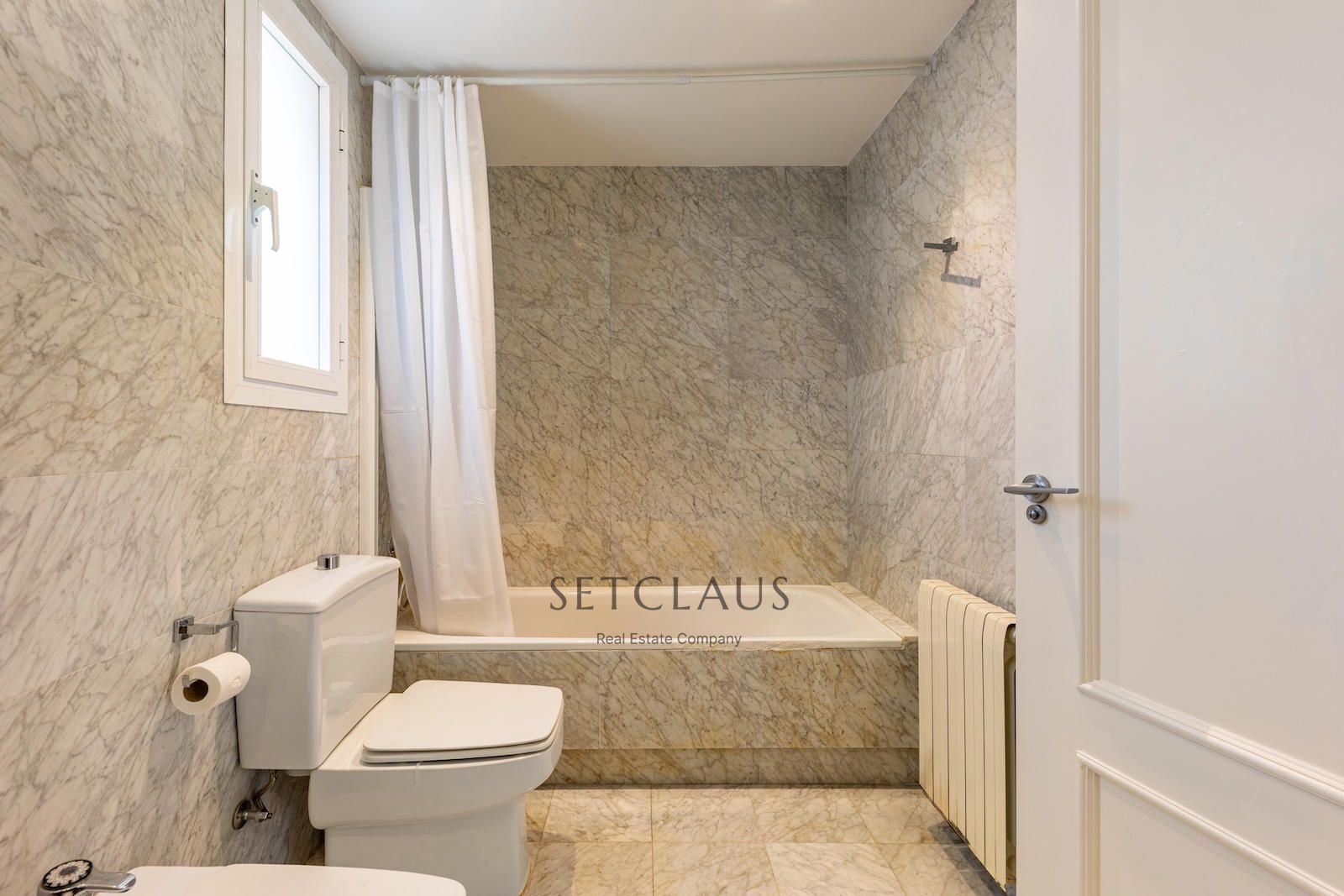 Inmueble Exclusive detached villa in El Masnou with saltwater pool and southwest orientation, just minutes from the sea foto 35