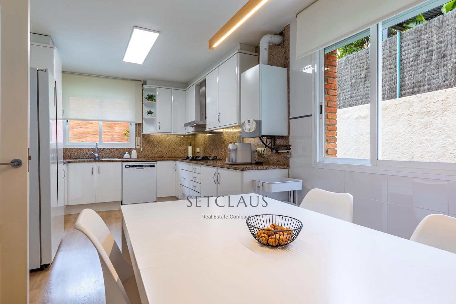 Inmueble Exclusive detached villa in El Masnou with saltwater pool and southwest orientation, just minutes from the sea foto 23