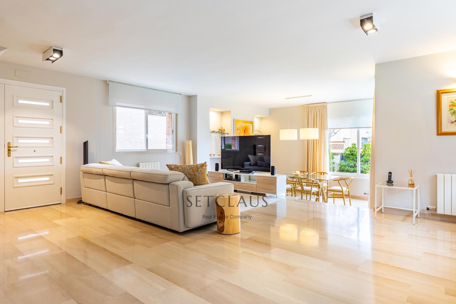 Inmueble Exclusive detached villa in El Masnou with saltwater pool and southwest orientation, just minutes from the sea foto 6