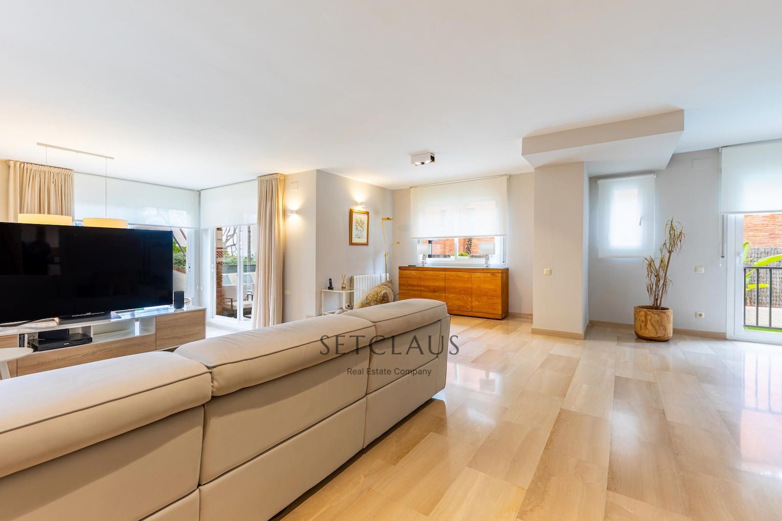 Inmueble Exclusive detached villa in El Masnou with saltwater pool and southwest orientation, just minutes from the sea foto 9