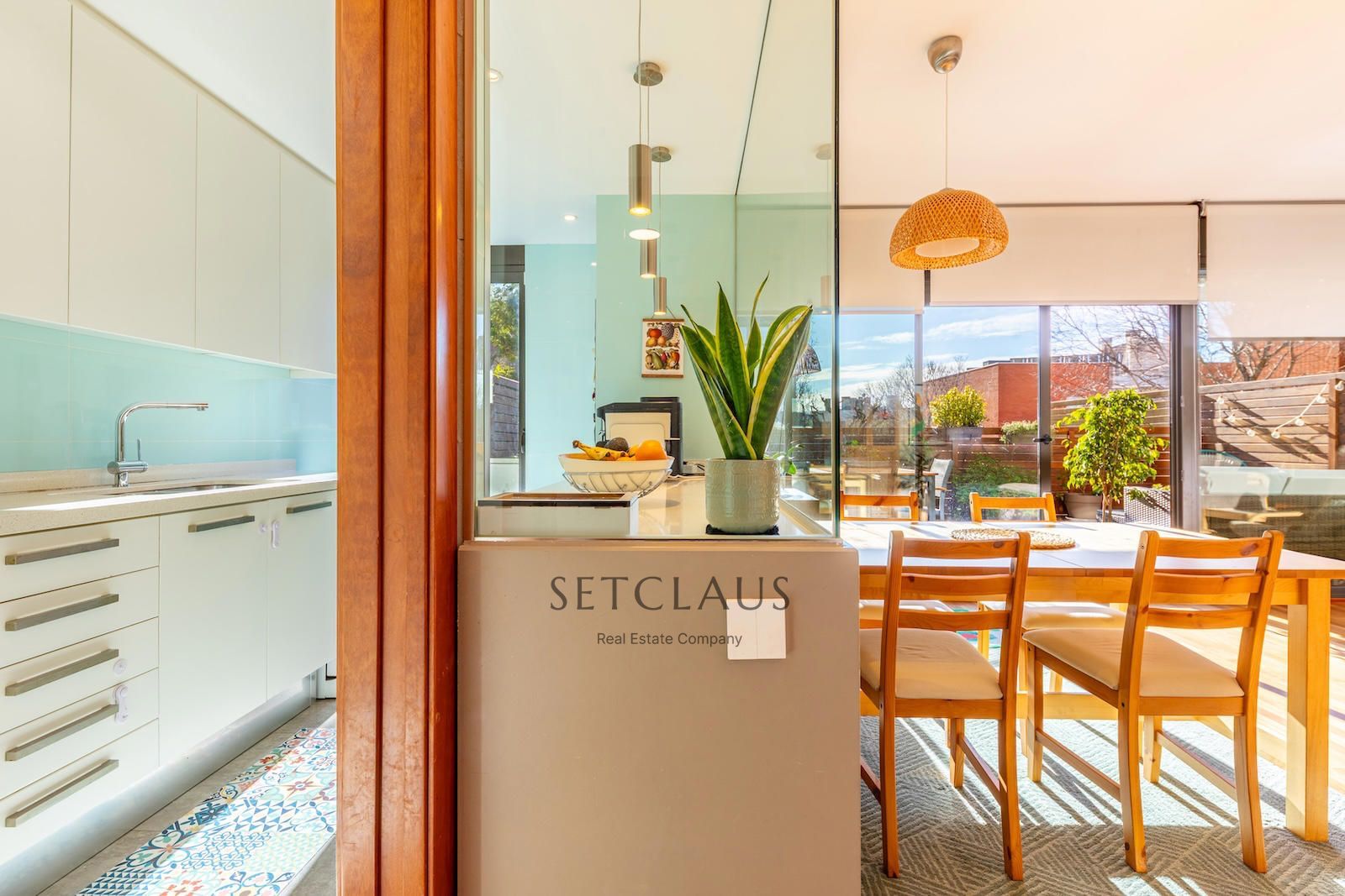 Comprar Planta baja con terraza y vistas al mar en finca con piscina en Teià foto 12