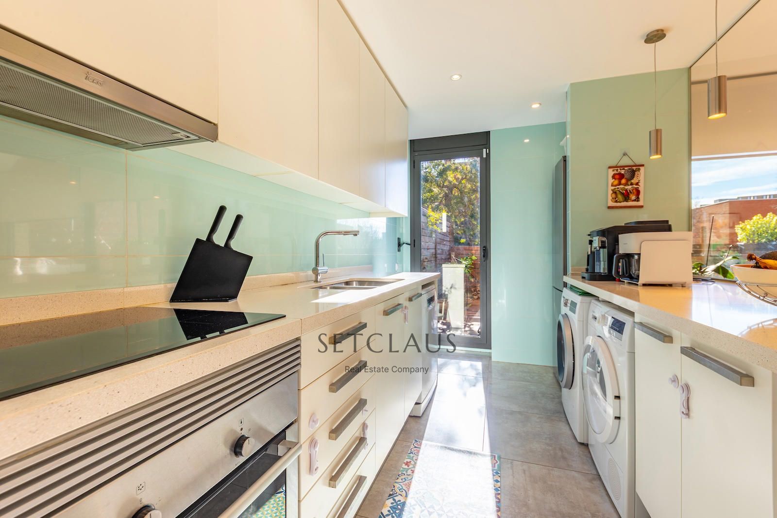 Comprar Planta baja con terraza y vistas al mar en finca con piscina en Teià foto 15