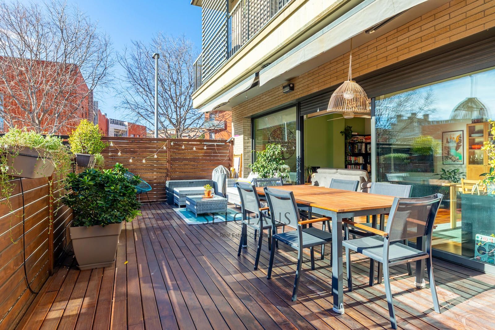 Comprar Planta baja con terraza y vistas al mar en finca con piscina en Teià foto 1