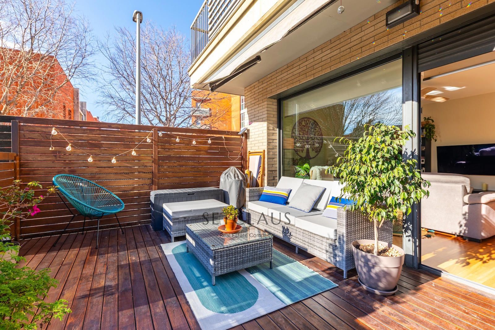 Comprar Planta baja con terraza y vistas al mar en finca con piscina en Teià foto 5