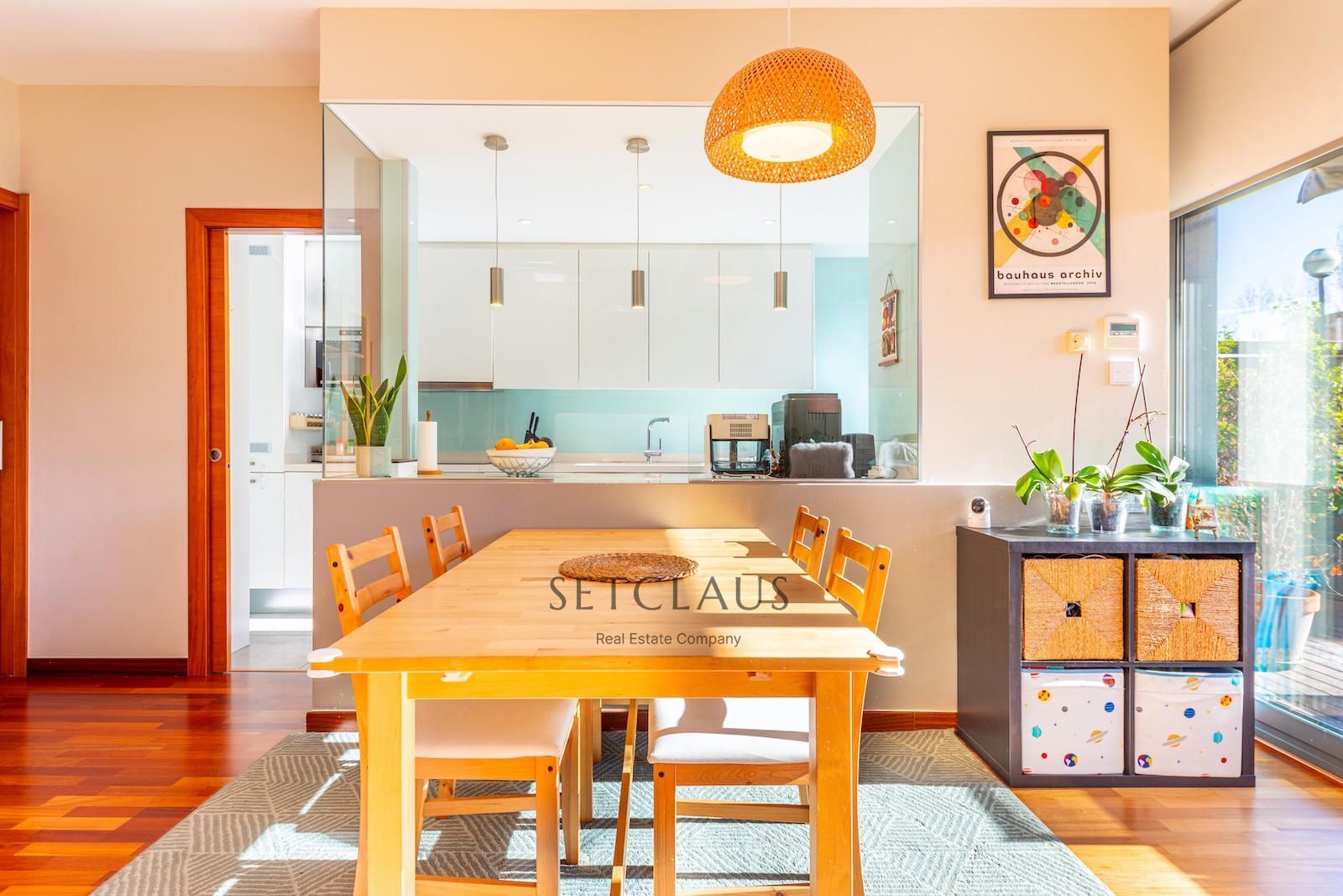 Comprar Planta baja con terraza y vistas al mar en finca con piscina en Teià foto 9