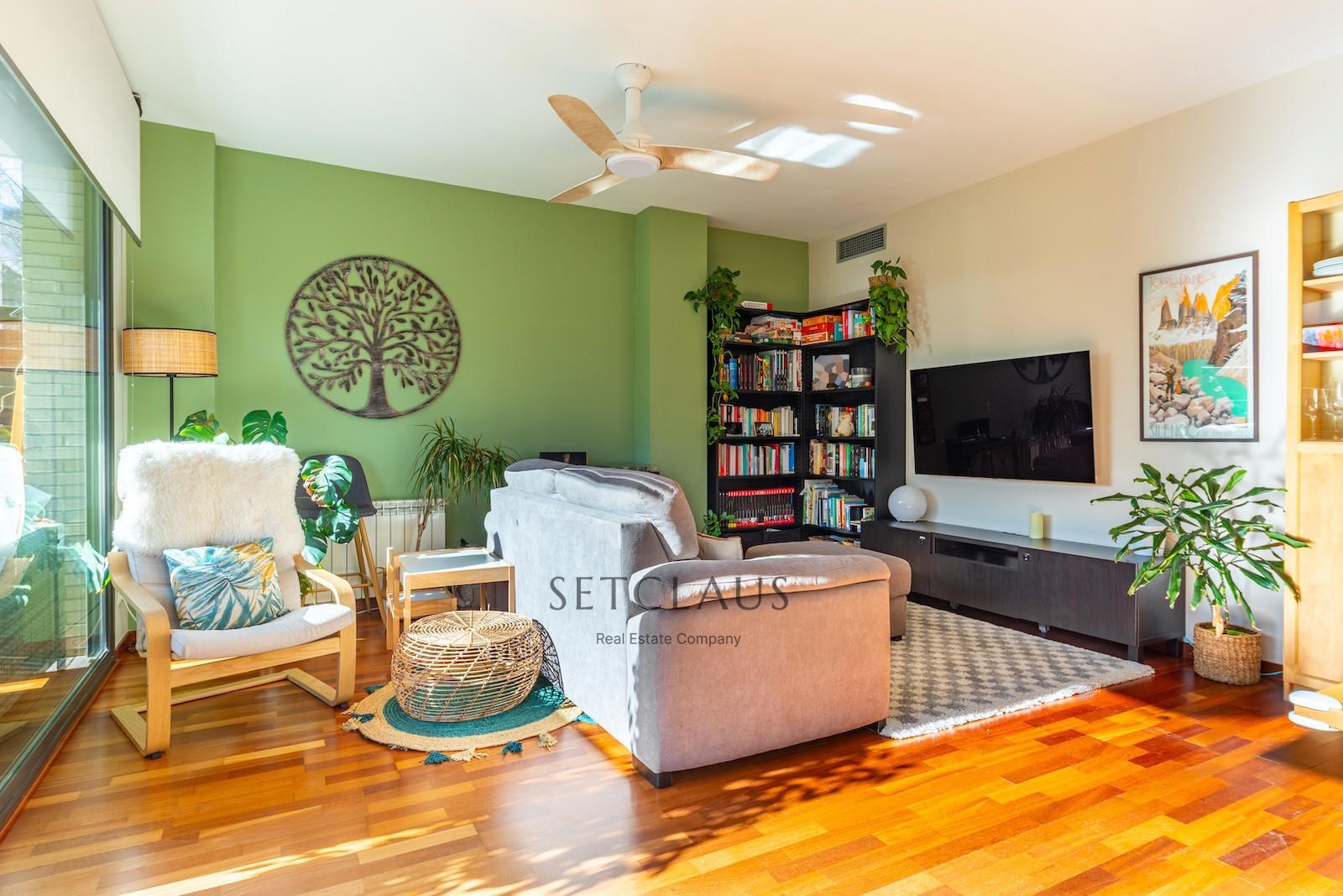 Comprar Planta baja con terraza y vistas al mar en finca con piscina en Teià foto 8