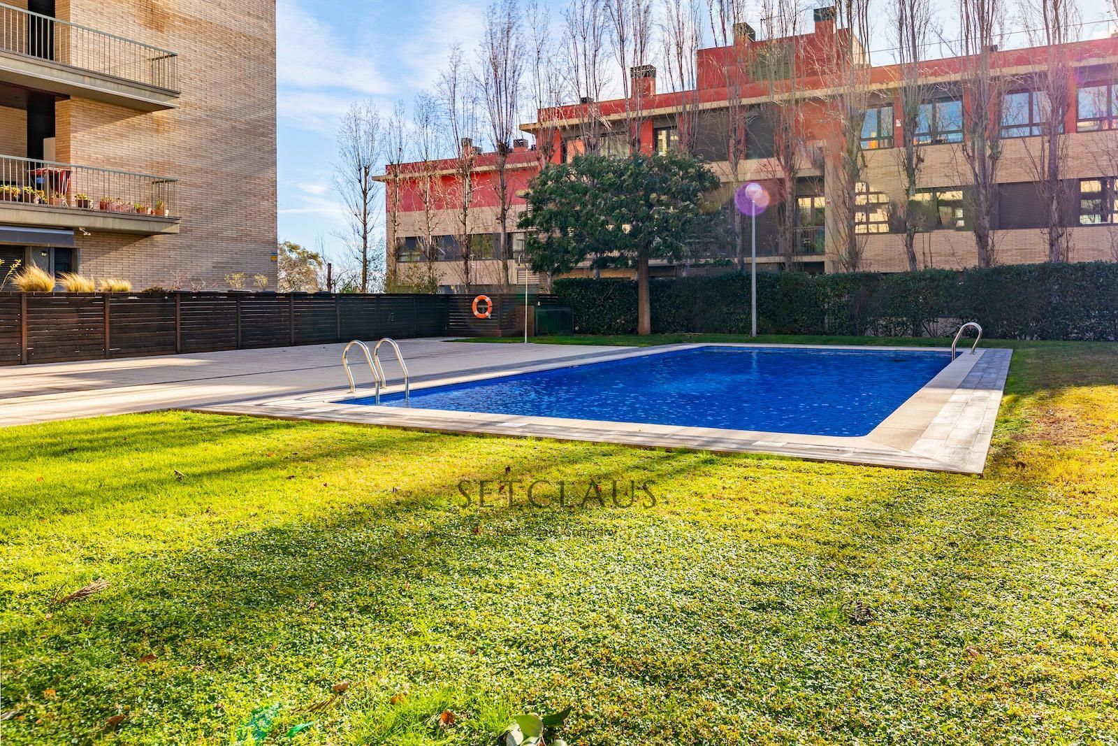 Comprar Planta baja con terraza y vistas al mar en finca con piscina en Teià foto 29