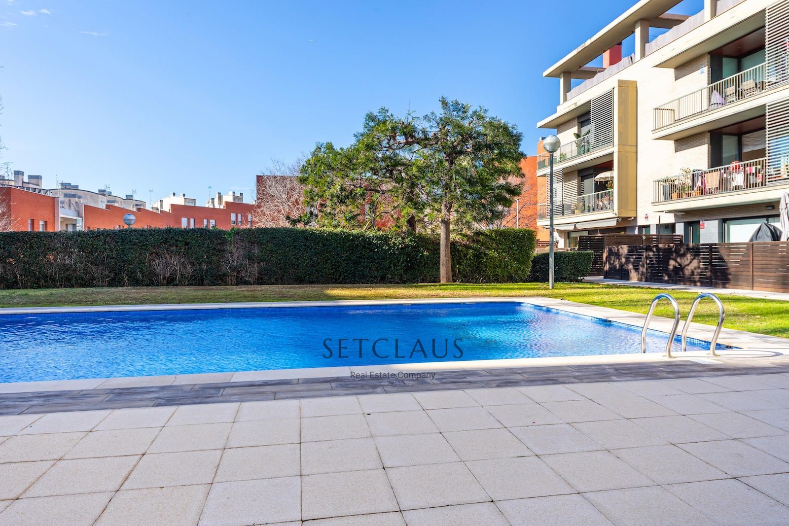Comprar Planta baja con terraza y vistas al mar en finca con piscina en Teià foto 30