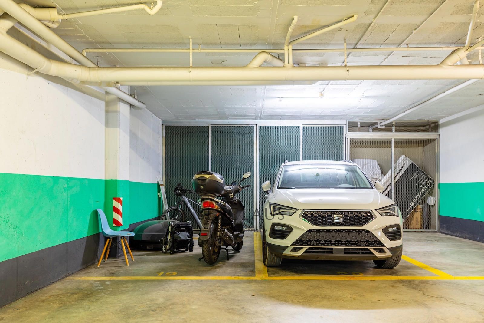 Comprar Planta baja con terraza y vistas al mar en finca con piscina en Teià foto 33