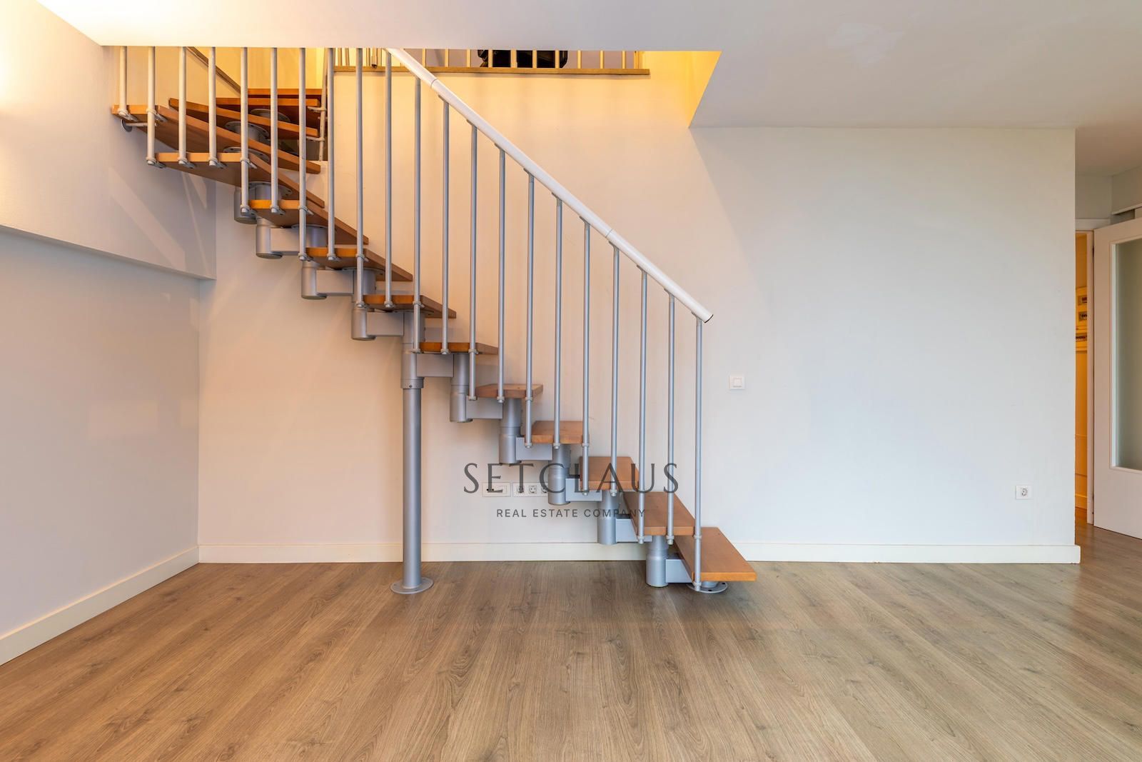 Inmueble Ático dúplex con vistas al mar y terraza solárium en El Masnou centro foto 3