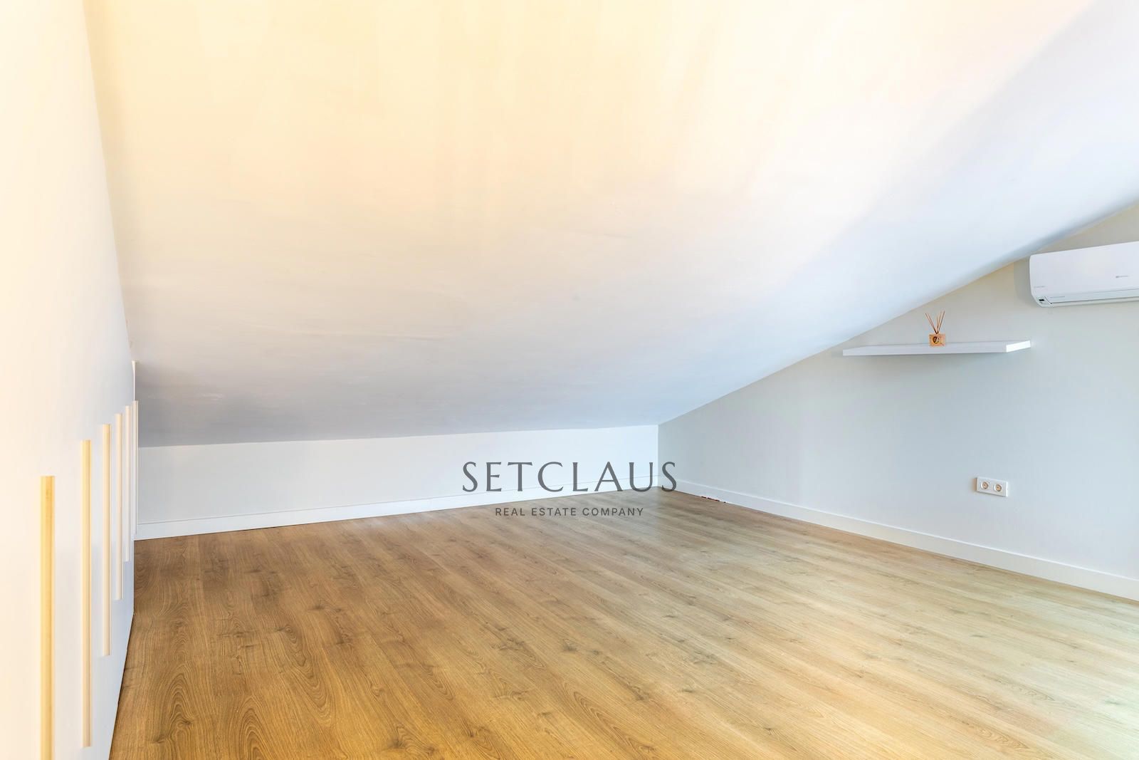 Inmueble Ático dúplex con vistas al mar y terraza solárium en El Masnou centro foto 10