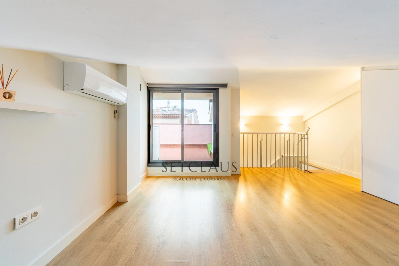 Inmueble Ático dúplex con vistas al mar y terraza solárium en El Masnou centro foto 5