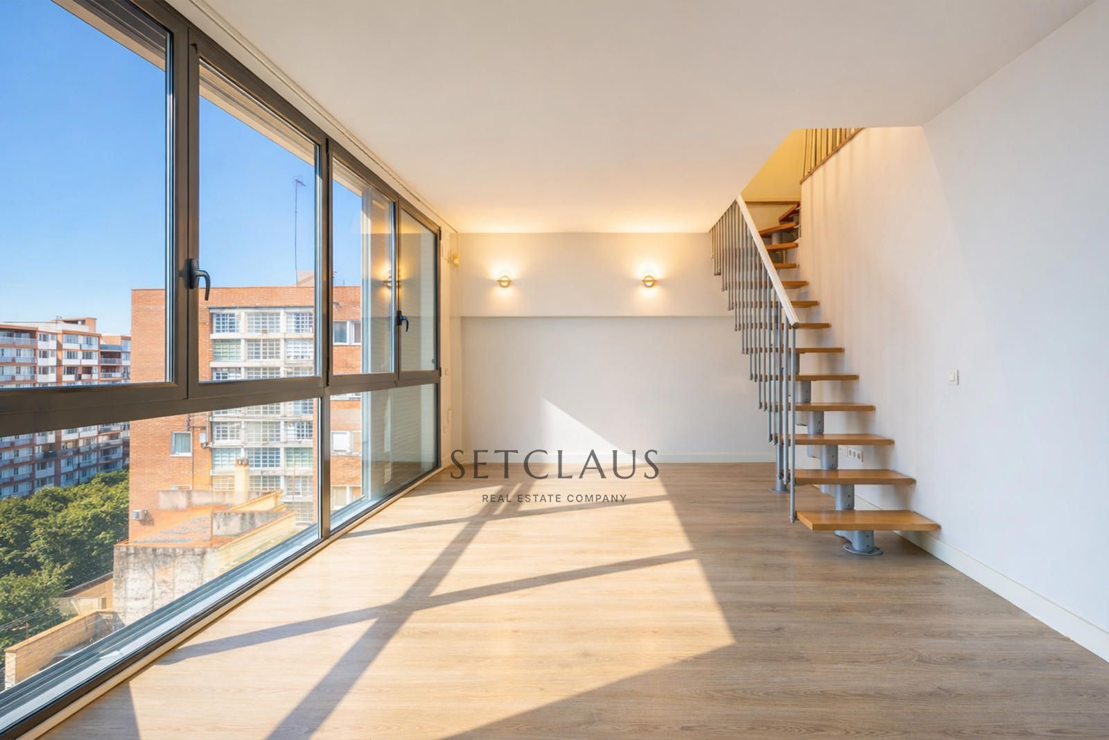 Inmueble Ático dúplex con vistas al mar y terraza solárium en El Masnou centro foto 2