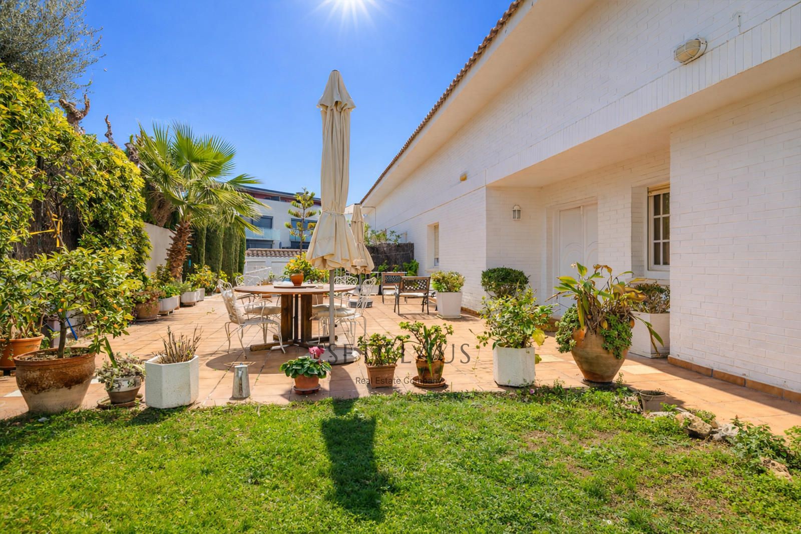 Comprar Chalet independiente con 6 habitaciones y jardín privado en Teià foto 4