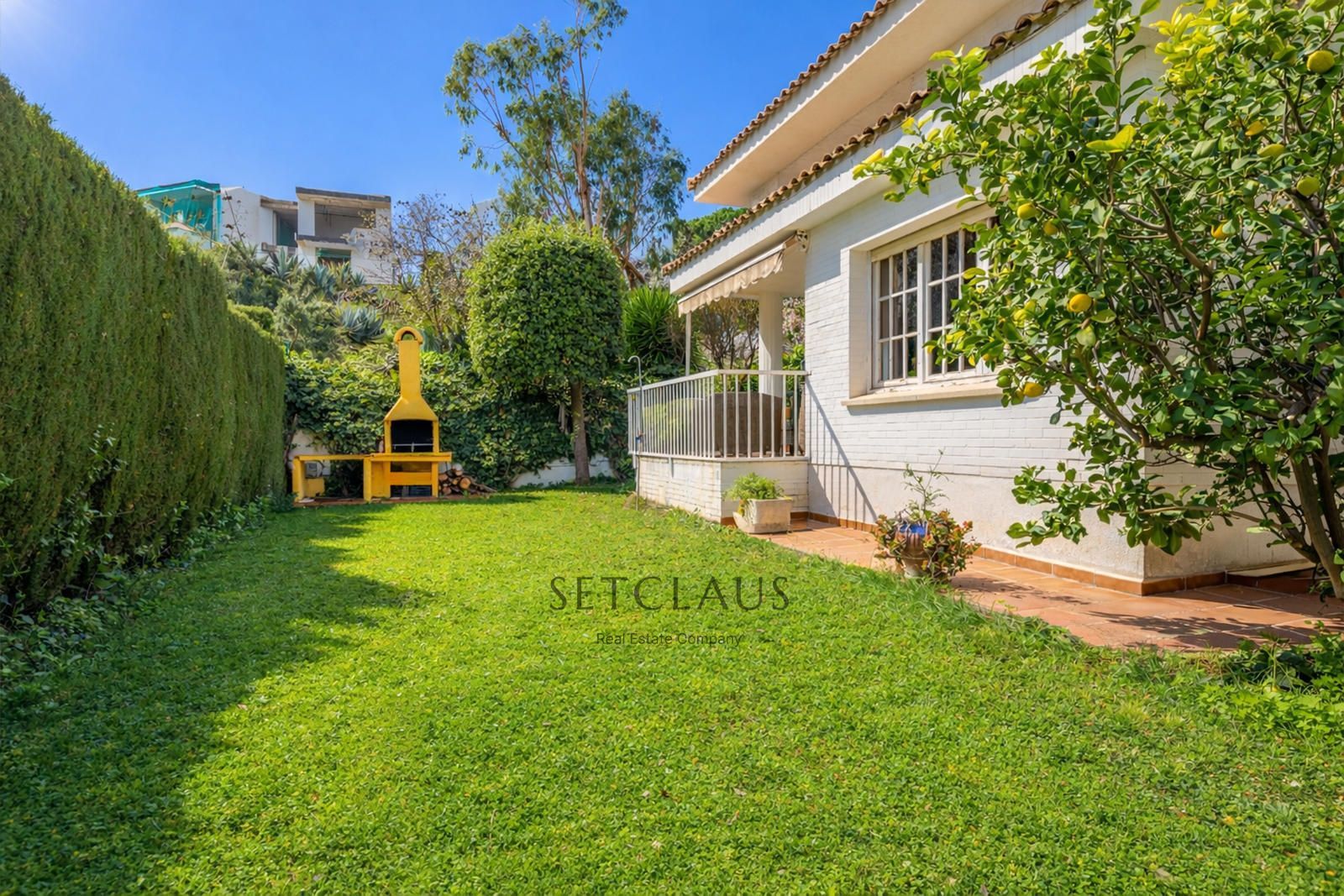 Comprar Chalet independiente con 6 habitaciones y jardín privado en Teià foto 7