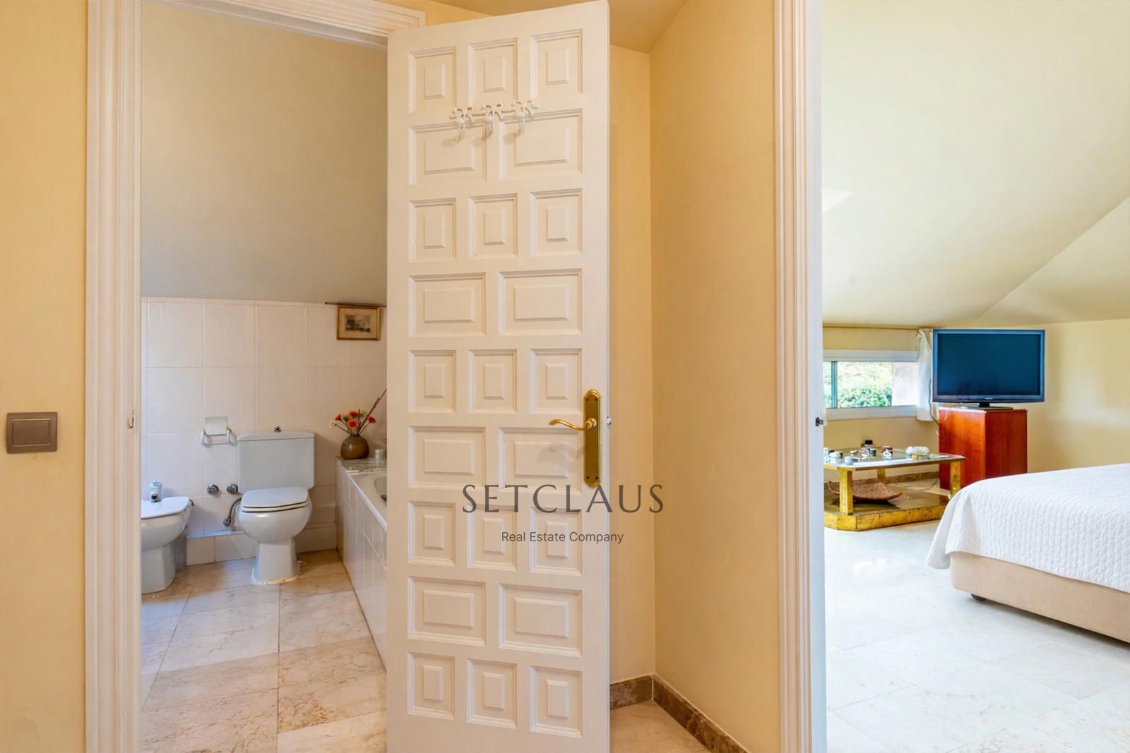 Comprar Chalet independiente con 6 habitaciones y jardín privado en Teià foto 24