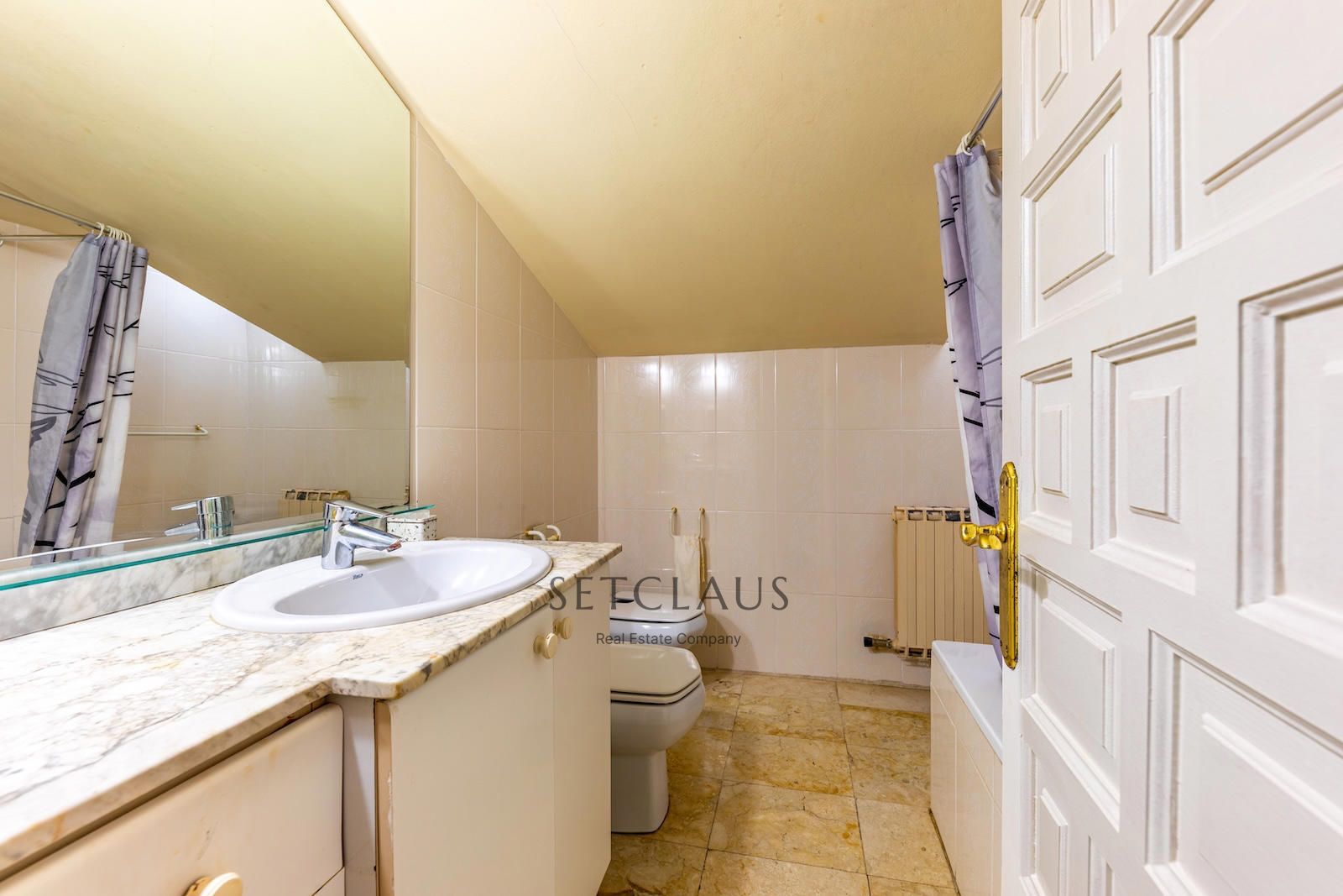 Comprar Chalet independiente con 6 habitaciones y jardín privado en Teià foto 35