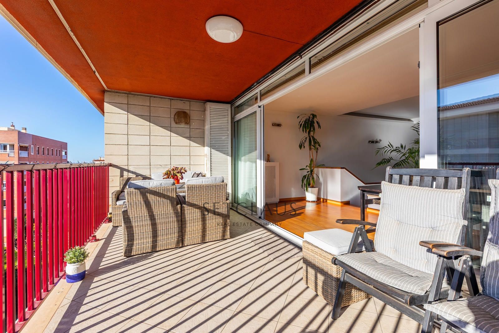 Comprar Dúplex en segunda línea de mar con vistas panorámicas y 2 plazas de garaje en Premià de Mar. foto 8