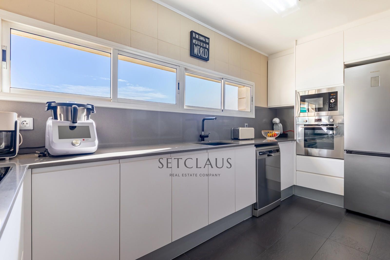 Comprar Dúplex en segunda línea de mar con vistas panorámicas y 2 plazas de garaje en Premià de Mar. foto 15